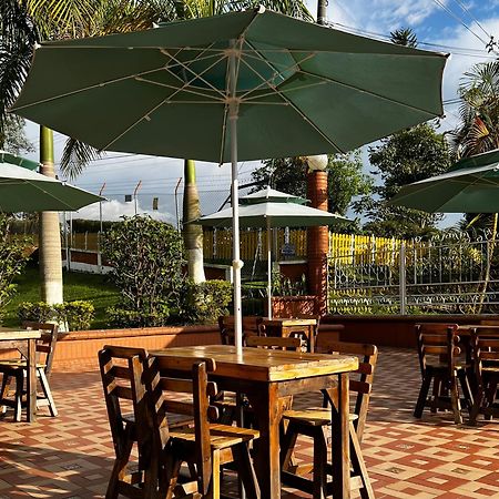 Hotel Casa Confort Санта Роса де Кабал Екстериор снимка