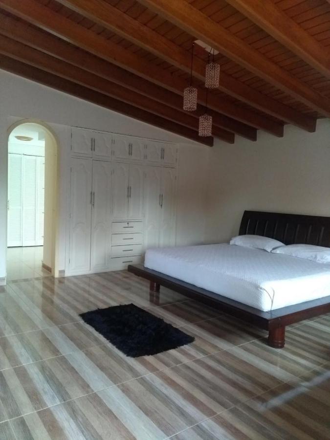 Hotel Casa Confort Санта Роса де Кабал Екстериор снимка