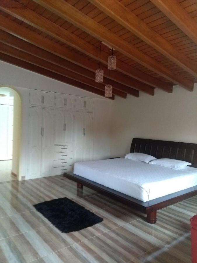 Hotel Casa Confort Санта Роса де Кабал Екстериор снимка