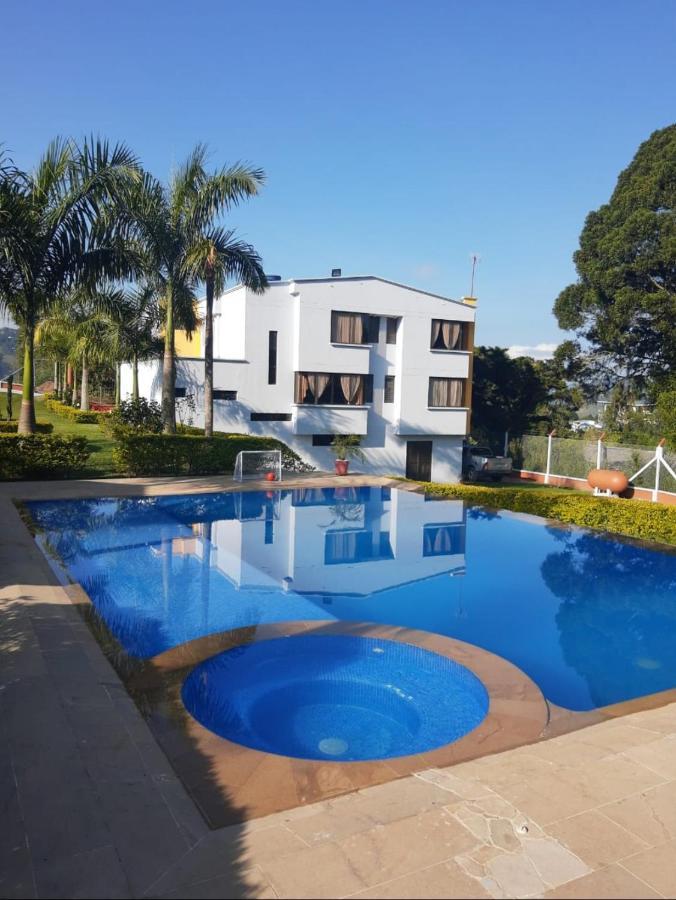 Hotel Casa Confort Санта Роса де Кабал Екстериор снимка