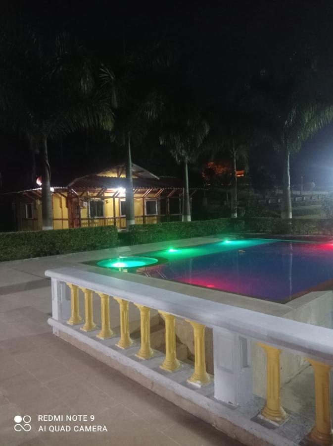 Hotel Casa Confort Санта Роса де Кабал Екстериор снимка