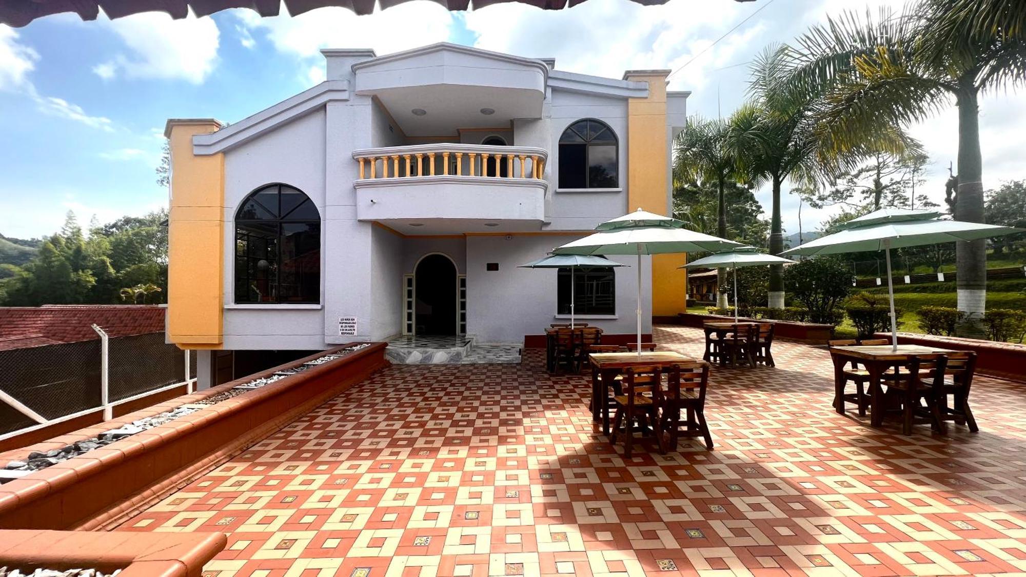 Hotel Casa Confort Санта Роса де Кабал Екстериор снимка