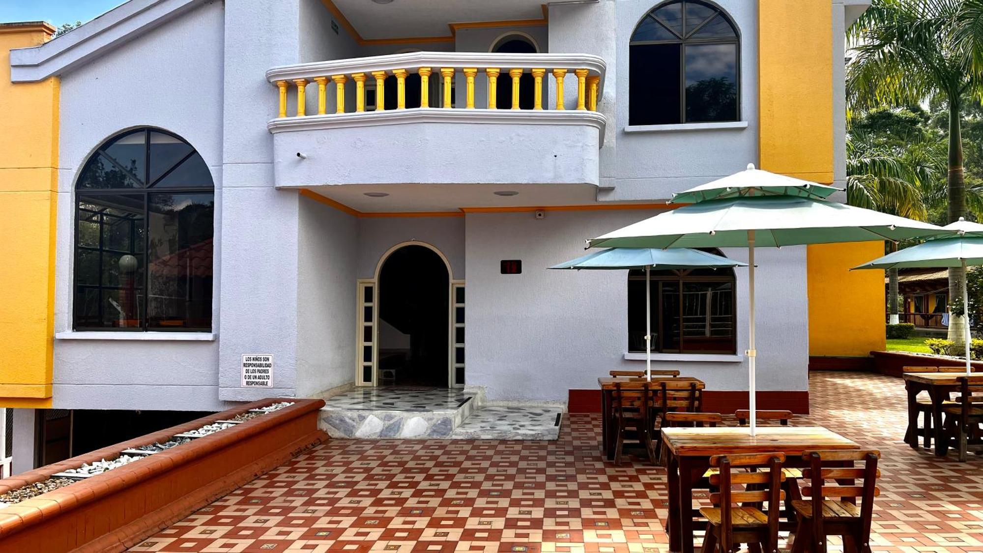 Hotel Casa Confort Санта Роса де Кабал Екстериор снимка